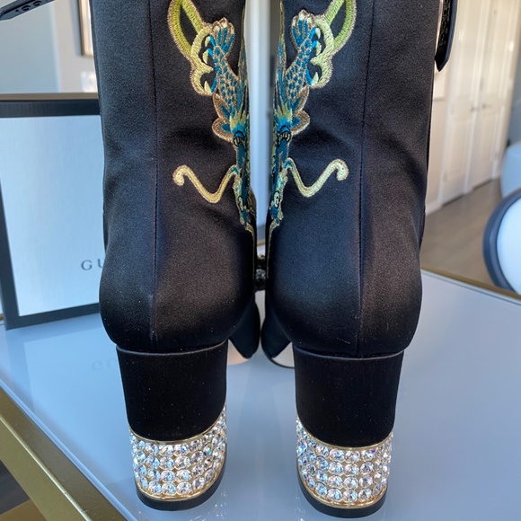 Gucci Embroidered Satin Boots with removable crystal bows and heels  sz38 - Picture 9 of 15